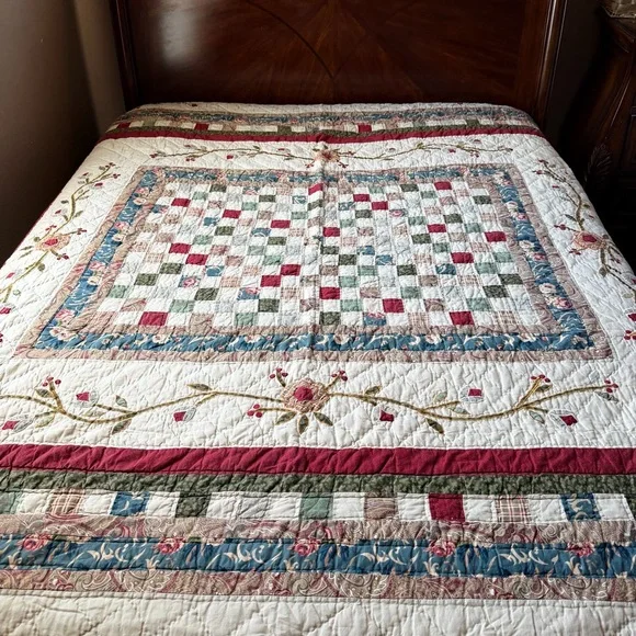 Vintage Patchwork Quilt 100x90 Floral Cottage Queen King Cotton - Picture 1 of 11